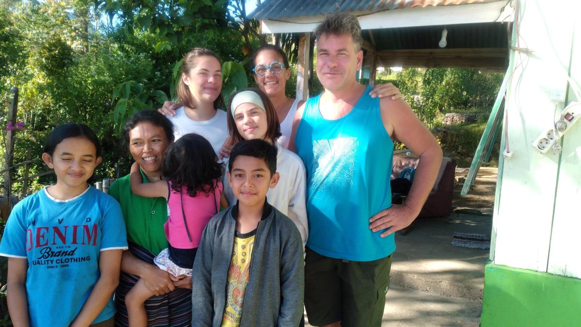 Karleta Homestay Ruteng Exterior photo