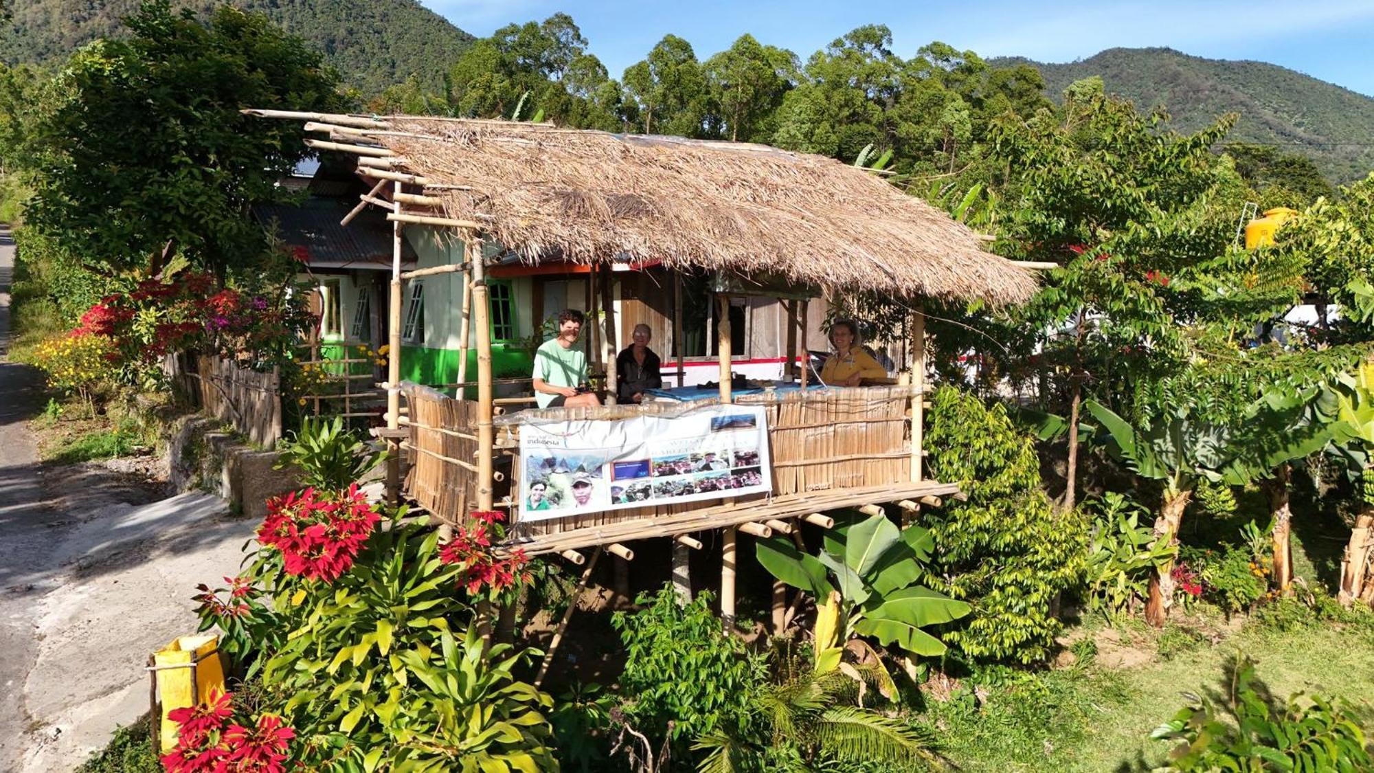 Karleta Homestay Ruteng Room photo